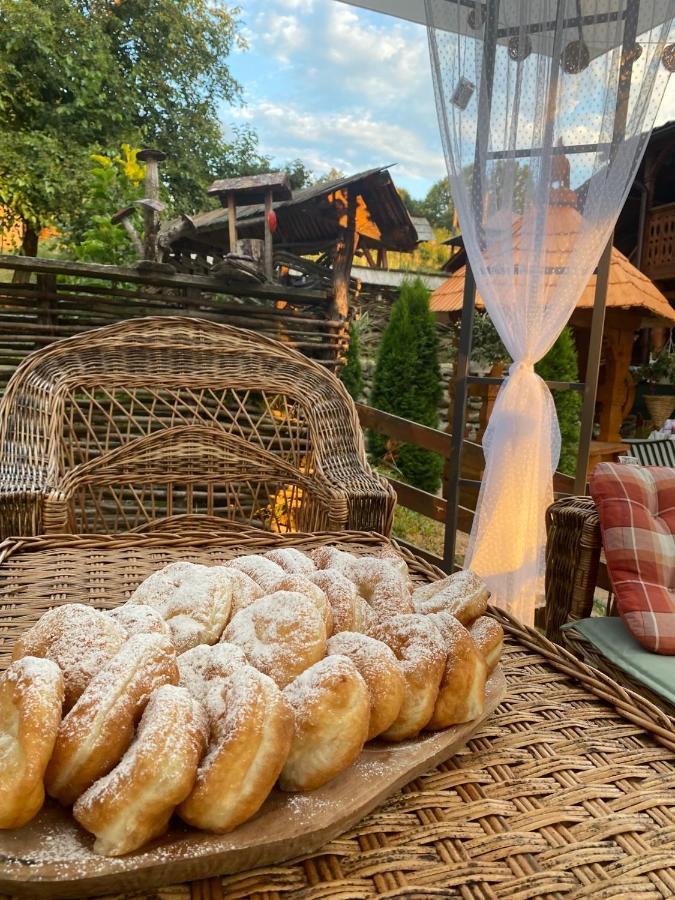Floare De Maramures 1 Vadu Izei Εξωτερικό φωτογραφία